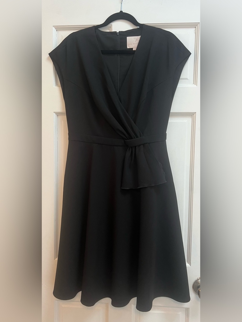 Gal Meets Glam Classic Black Women's Dress